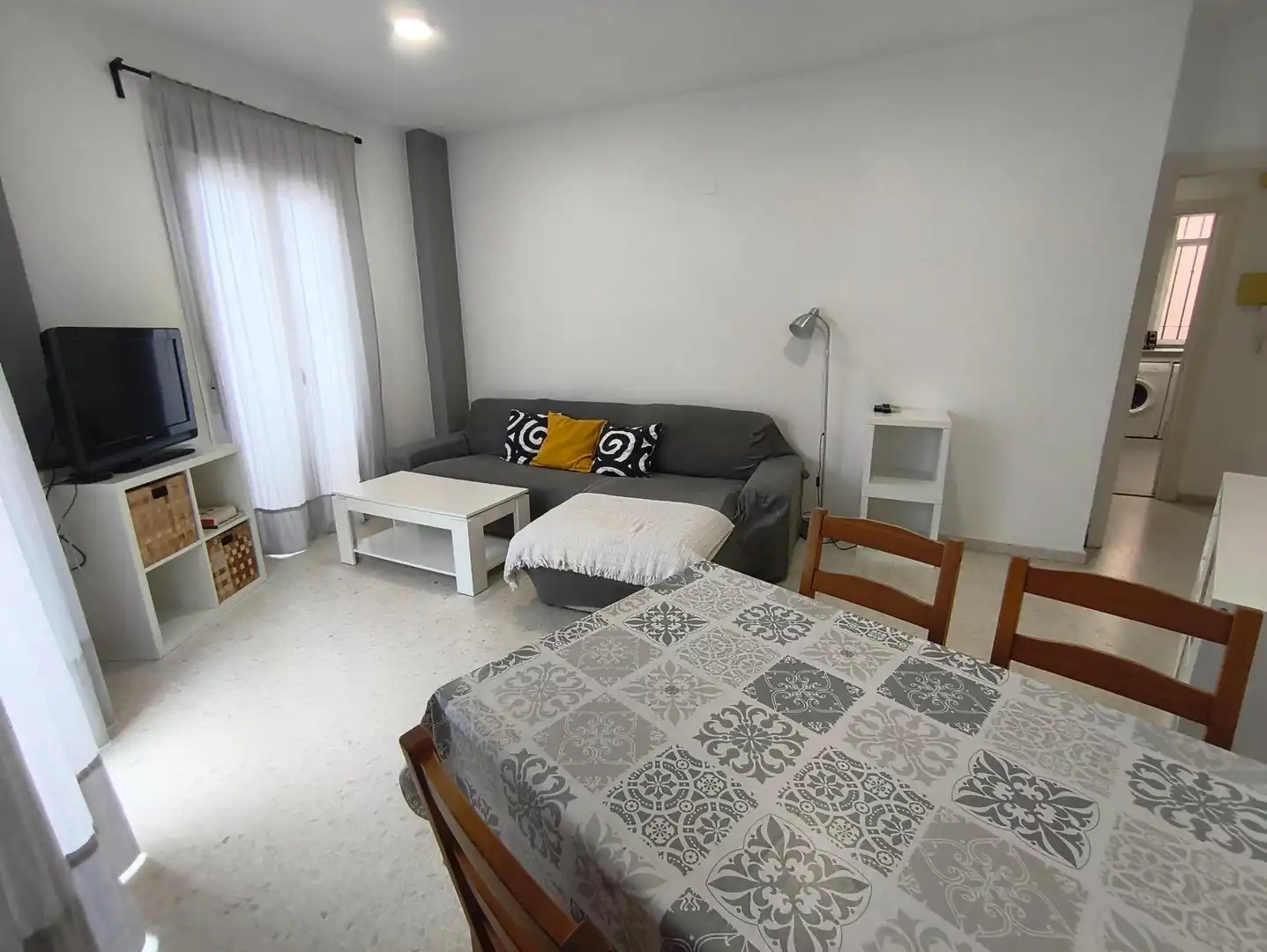 Sala d'estar de Apartament de lloguer en Jerez de la Frontera amb Aire condicionat, Moblat i Balcó