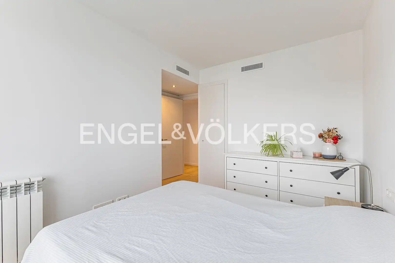 Bedroom of Flat for sale in Barcelona  with Air Conditioner, Heating and Terrace