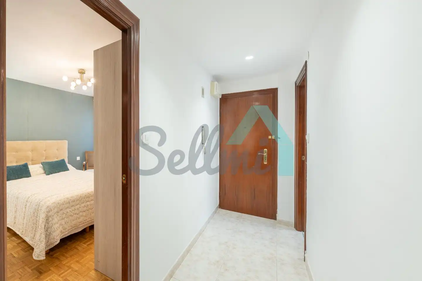 Flat for rent in Gijón   with Heating, Parquet flooring and Furnished