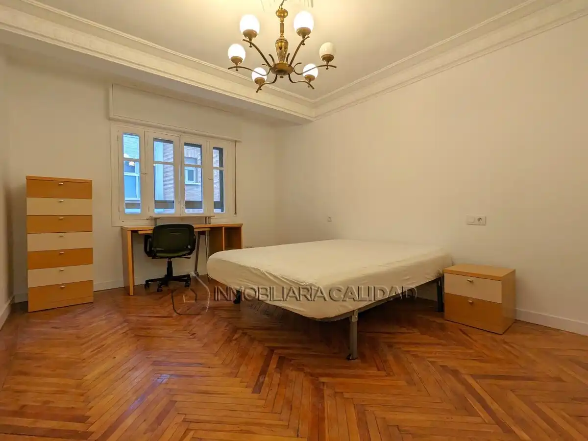 Habitación de Piso de alquiler en Burgos con Calefacción y Amueblado