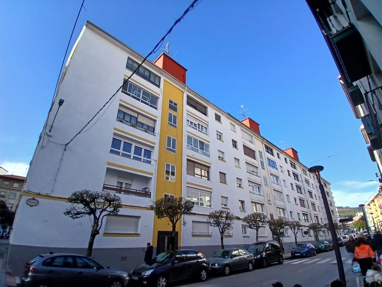 Vista exterior de Pis en venda en Castro-Urdiales amb Calefacció, Moblat i Balcó