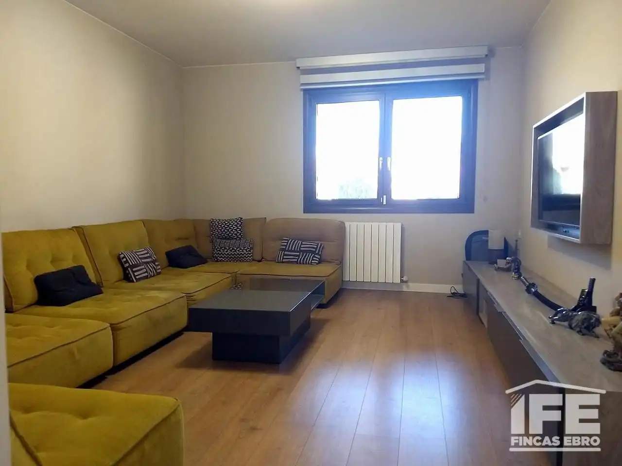 Sala d'estar de Casa o xalet en venda en Alagón amb Aire condicionat, Calefacció i Jardí privat