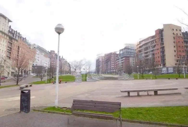 Vista exterior de Pis en venda en Bilbao  amb Calefacció i Traster