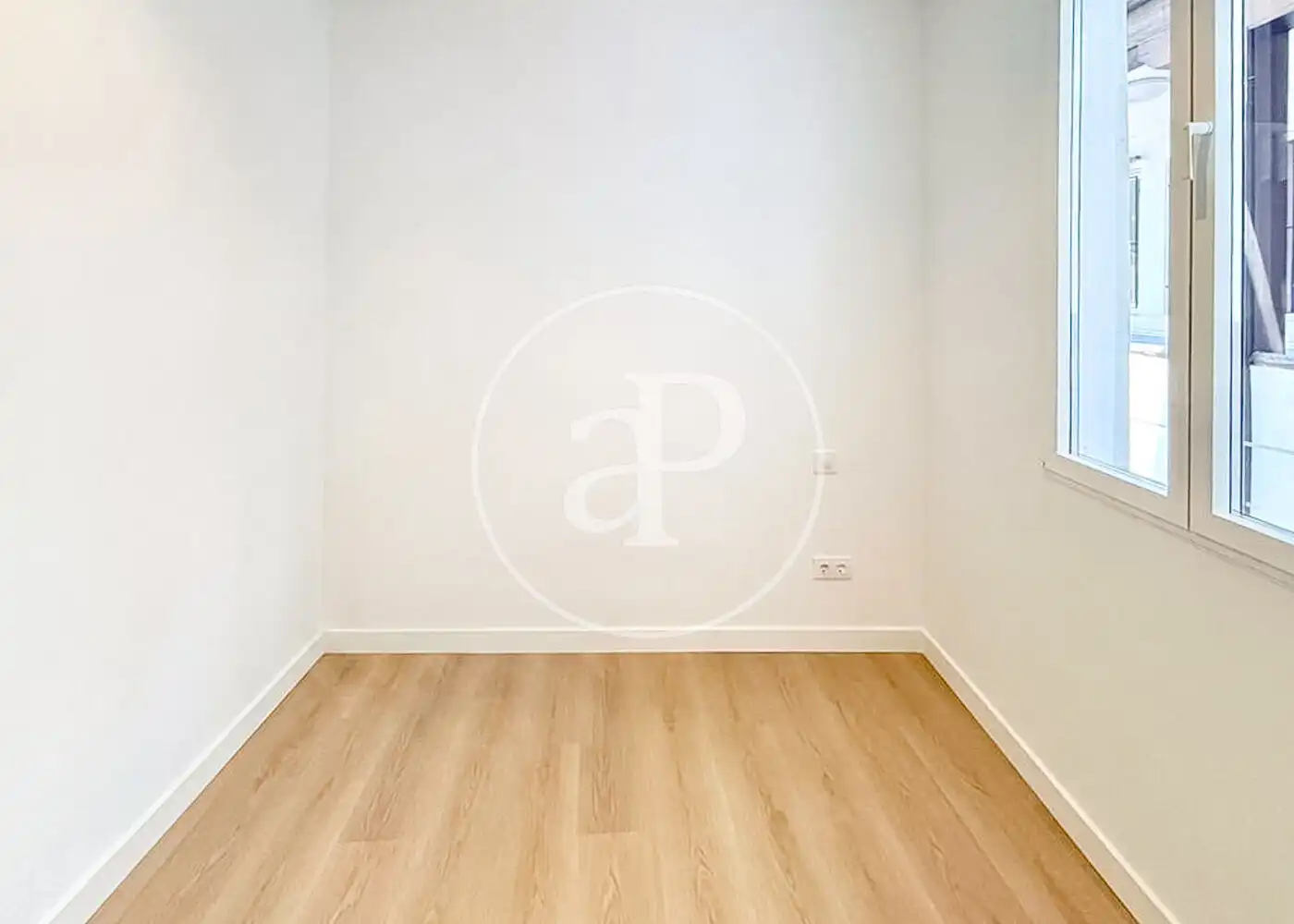 Bedroom of Flat for sale in Madrid  with Air Conditioner, Heating and Balcony