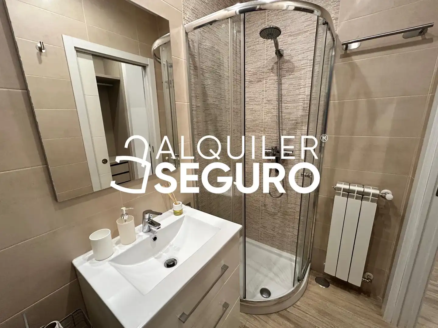 Badezimmer von Wohnung zur Miete in Madrid mit Heizung, Terrasse und Möbliert