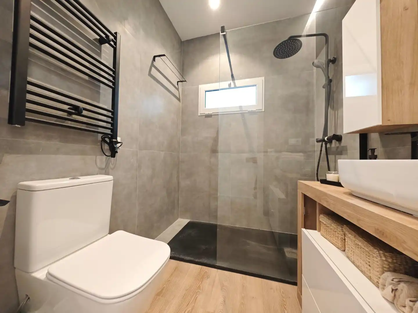 Baño de Planta baja en venta en Madrid con Aire acondicionado y Calefacción