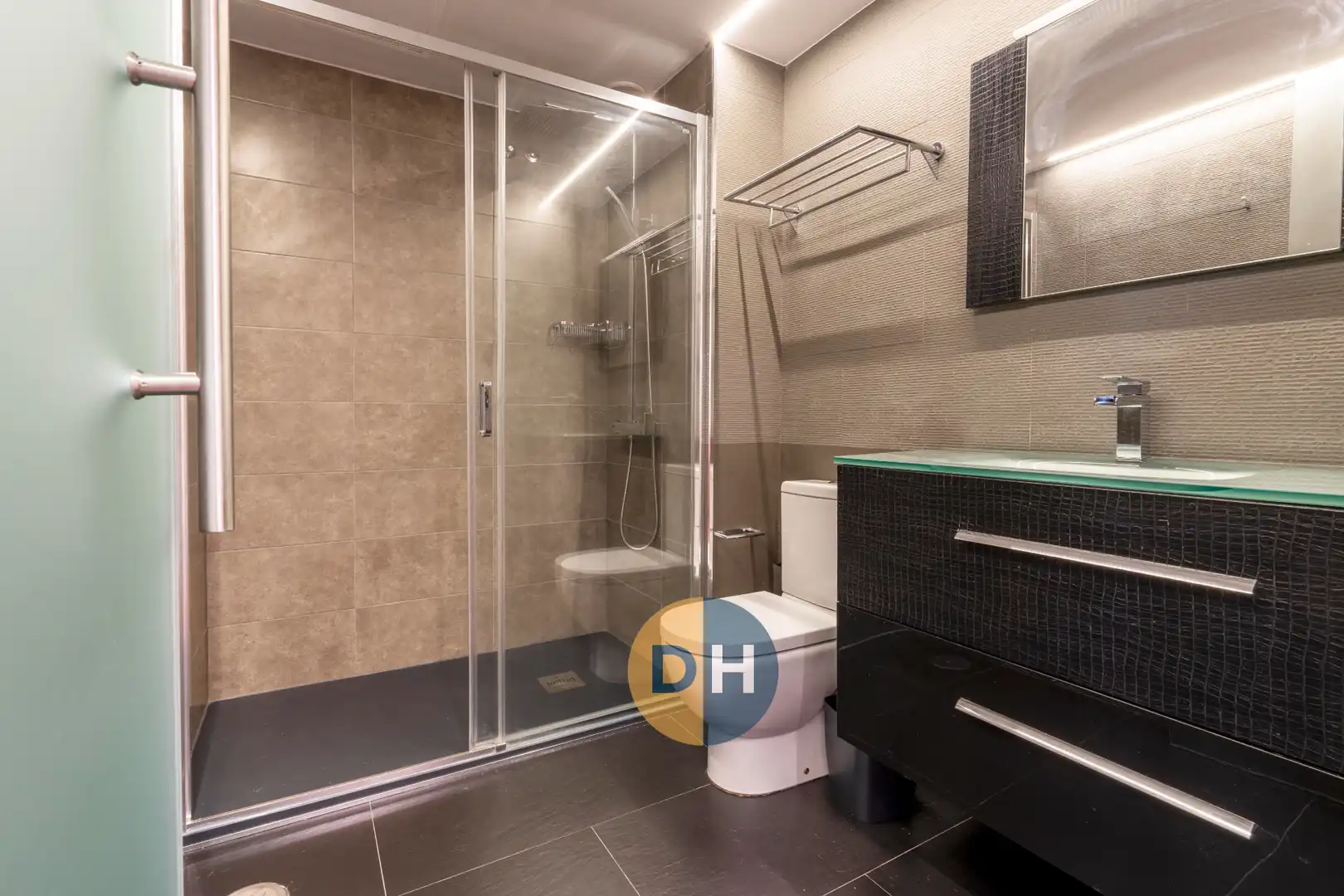 Baño de Ático en venta en Madrid con Aire acondicionado, Calefacción y Parquet