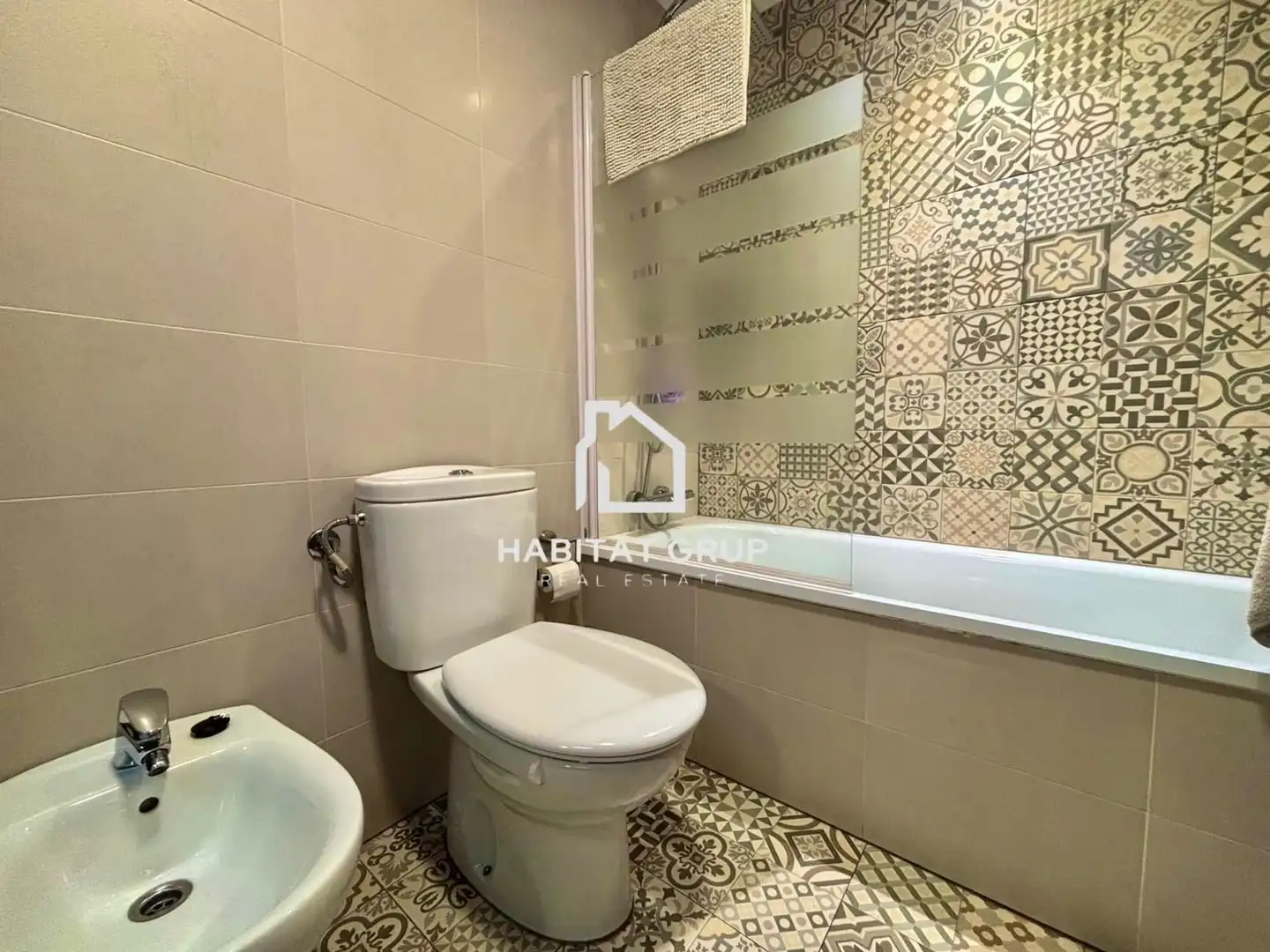 Bathroom of Flat for sale in Riudellots de la Selva  with Air Conditioner, Heating and Private garden