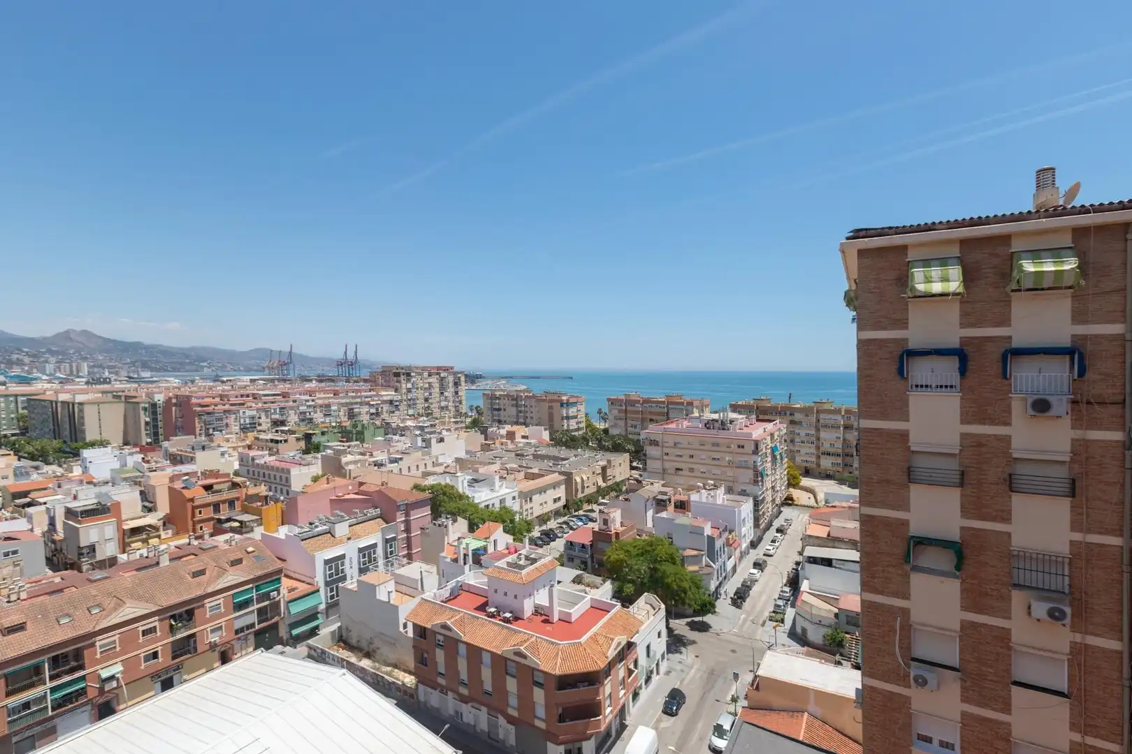 Vista exterior de Pis en venda en Málaga amb Aire condicionat i Terrassa
