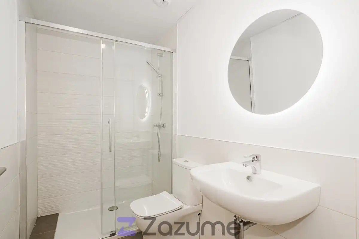 Badezimmer von Wohnung zur Miete in Dos Hermanas mit Klimaanlage, Heizung und Privatgarten