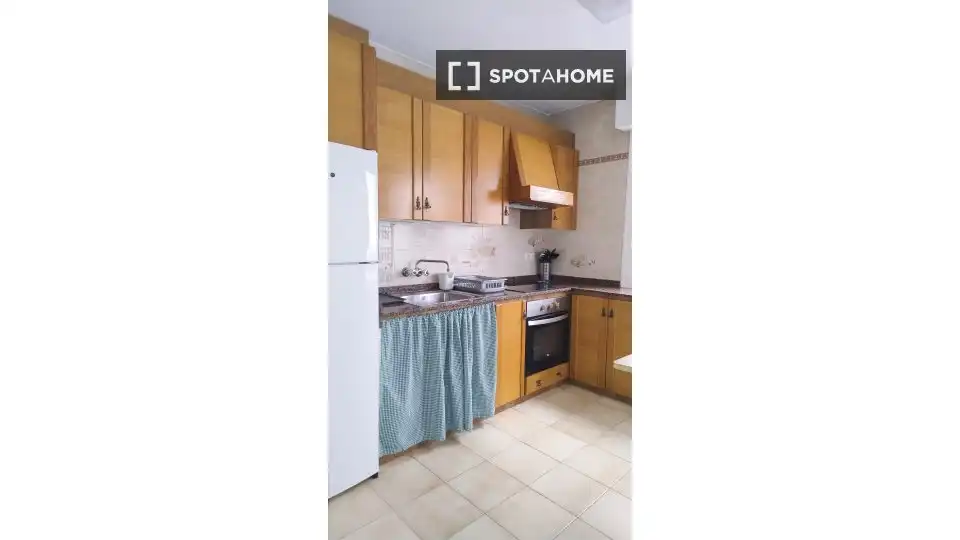 Cocina de Apartamento para compartir en Santa Pola con Aire acondicionado, Terraza y Amueblado