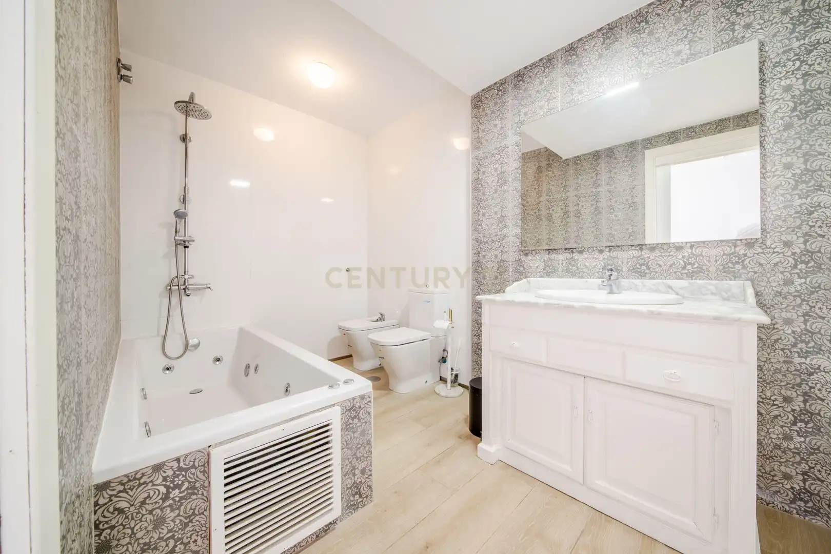 Bathroom of Apartments for sale in Benalmádena  with Air Conditioner, Storage room and Swimming Pool