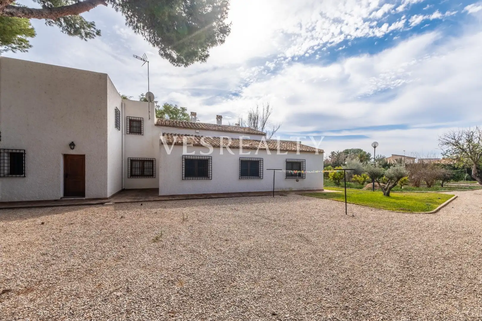 Vista exterior de Casa o xalet en venda en Alicante / Alacant amb Calefacció, Jardí privat i Terrassa
