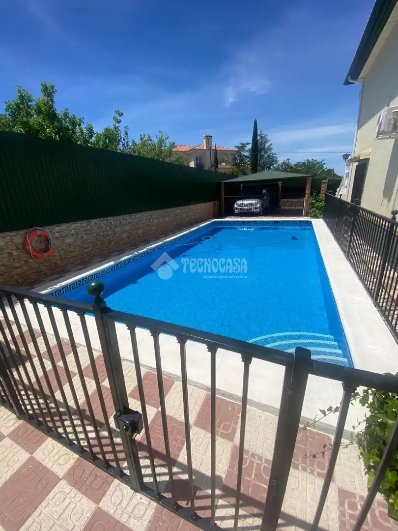 Casa con terraza en venta en Gójar, imagen 2