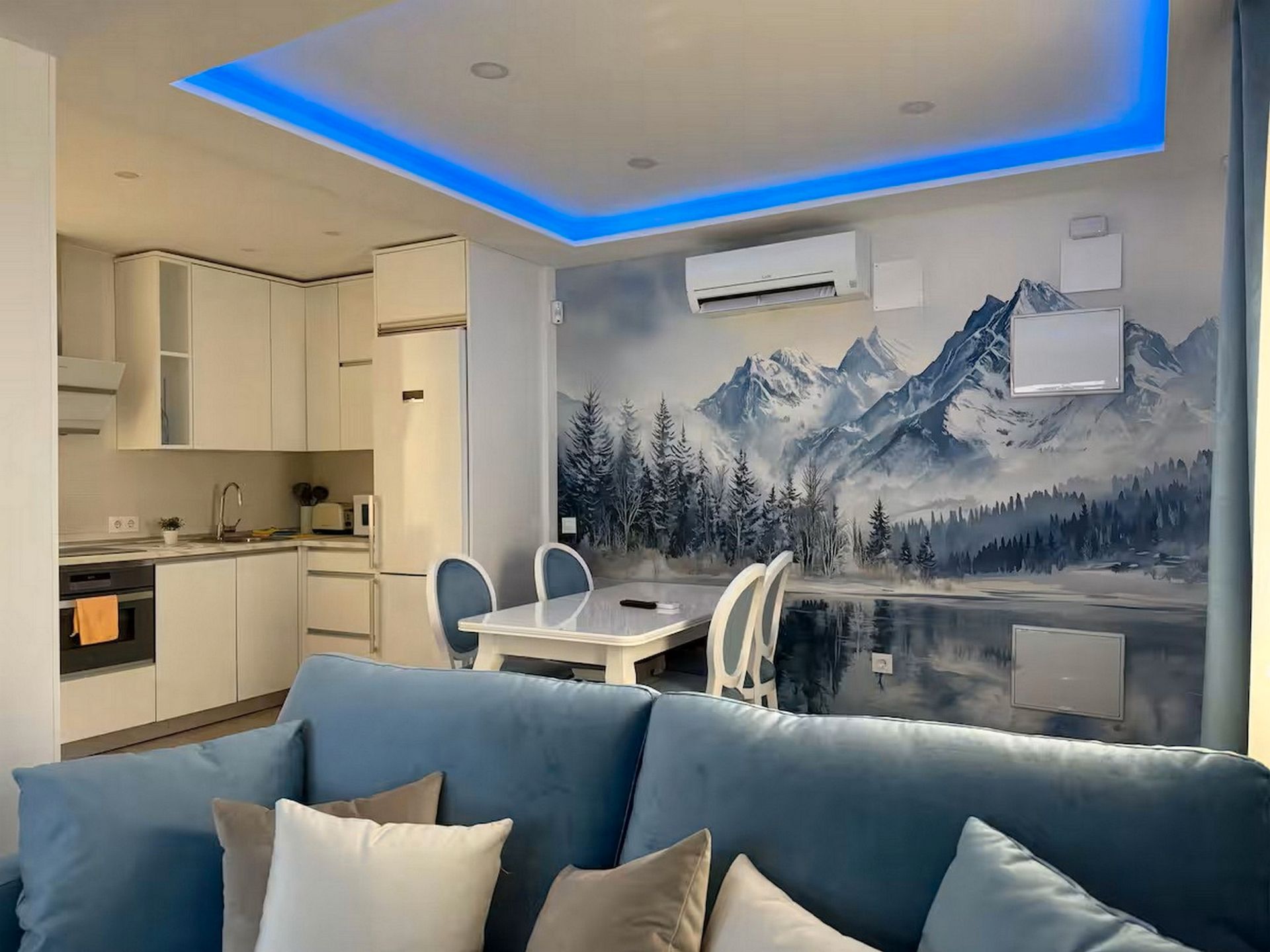 Living room of Flat to rent in  Madrid Capital  with Air Conditioner, Heating and Furnished