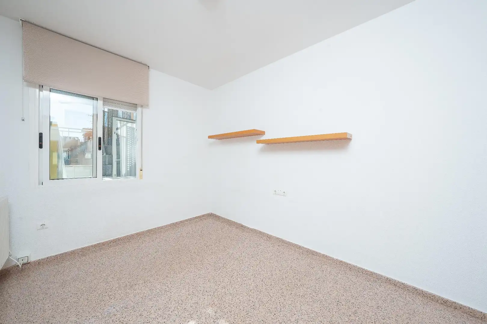 Habitación de Ático en venta en Alicante / Alacant con Calefacción, Jardín privado y Terraza