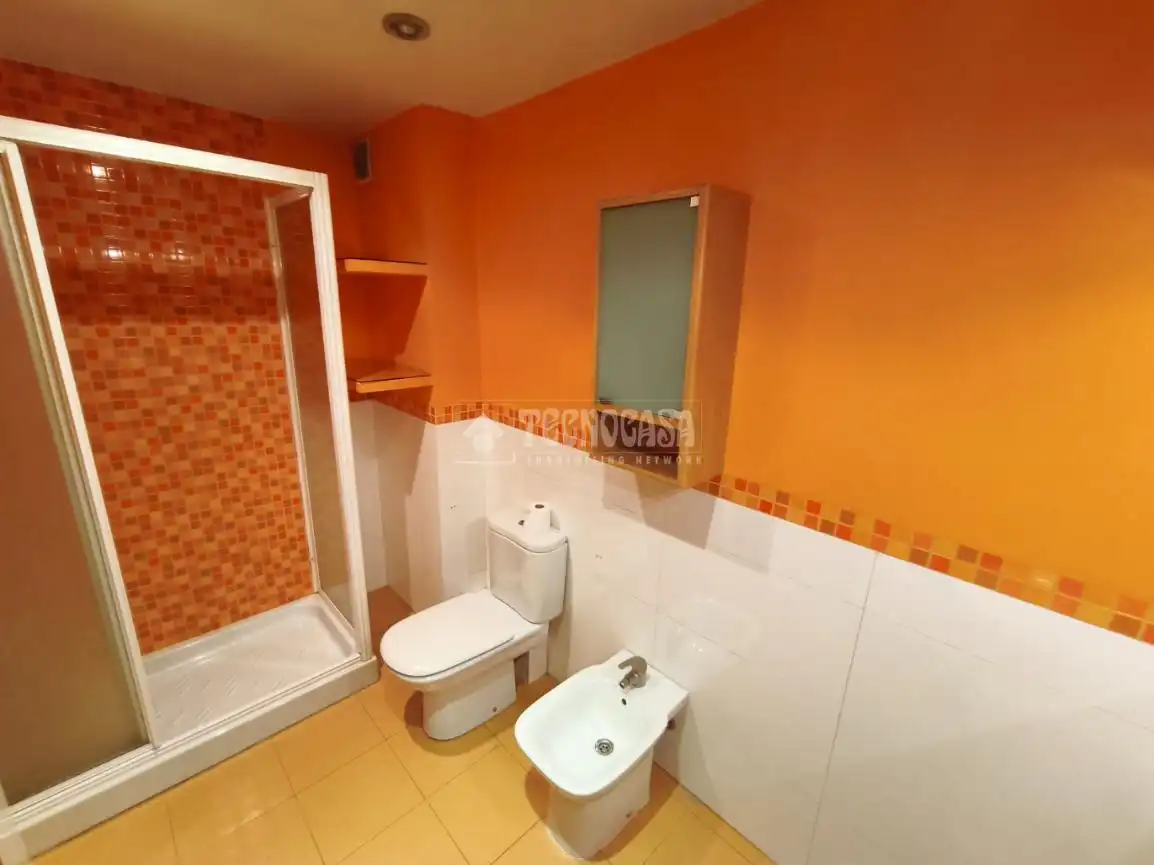 Baño de Piso en venta en Alcorcón con Aire acondicionado, Calefacción y Terraza