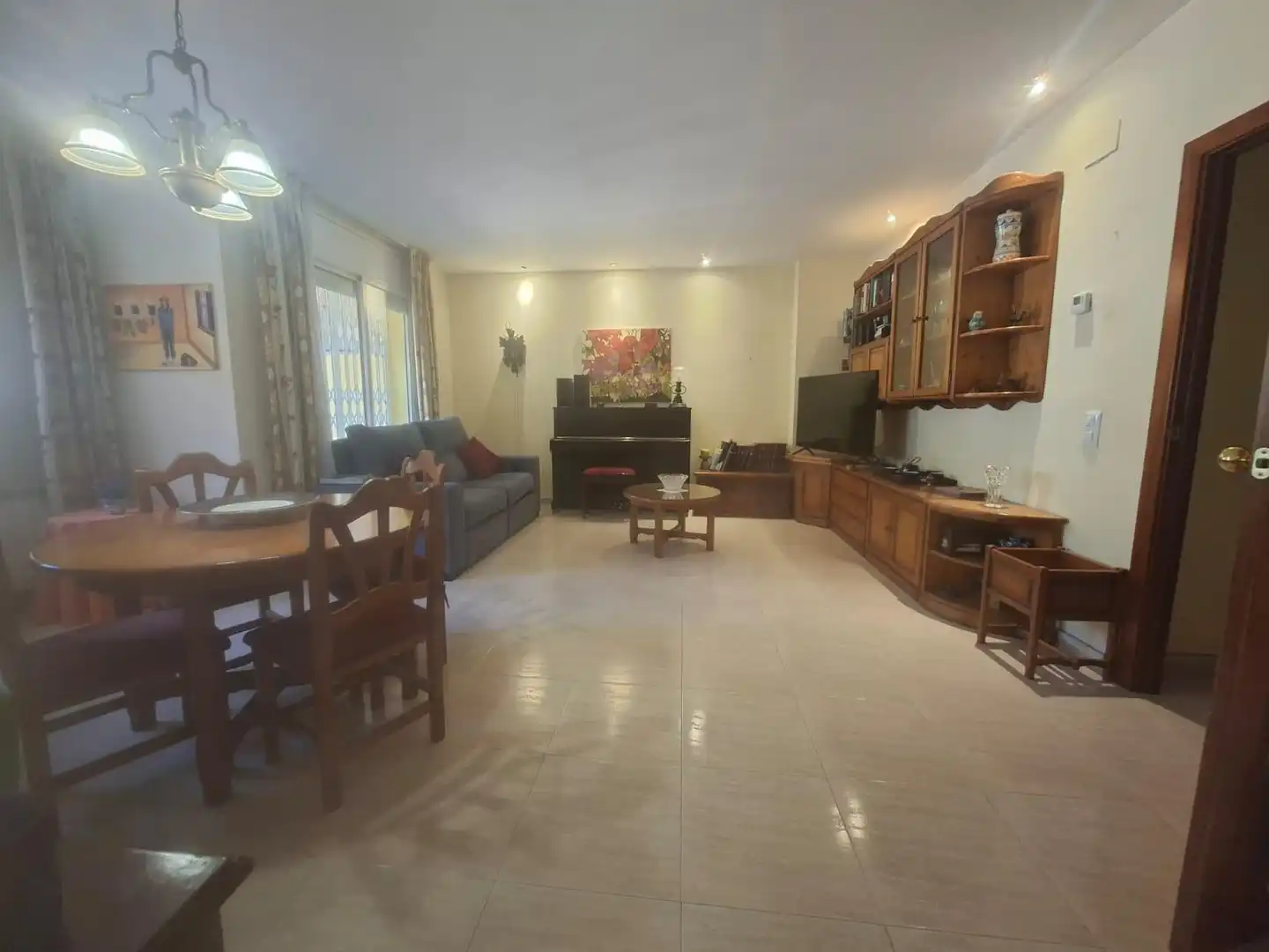 Wohnzimmer von Erdgeschoss zum Verkauf in Palafolls mit Klimaanlage, Heizung und Terrasse