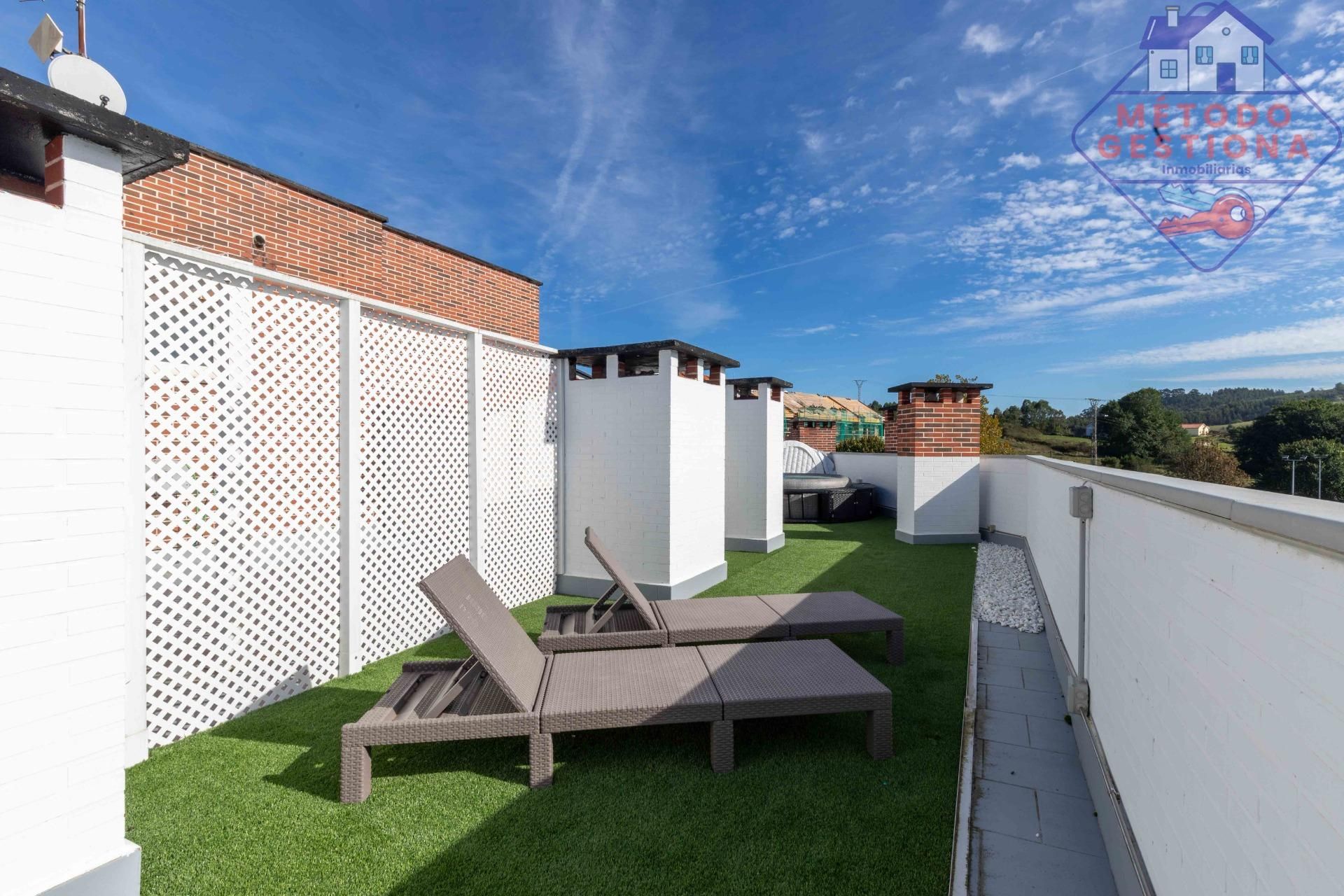 Terraza de Ático en venta en Miengo con Calefacción, Terraza y Trastero