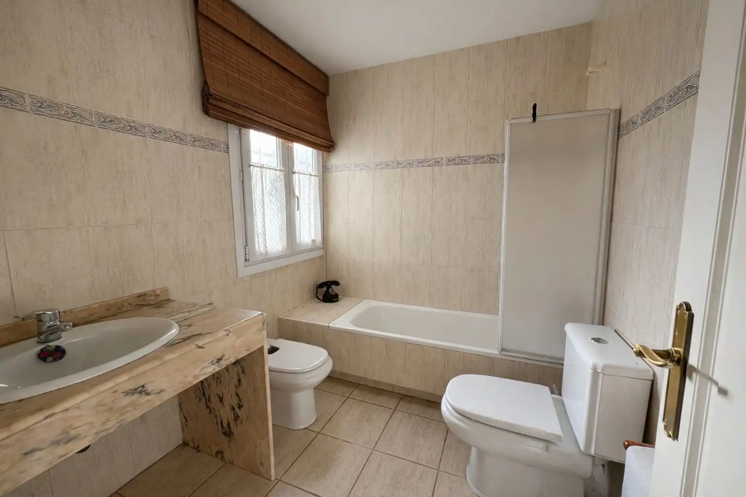 Baño de Casa adosada en venta en Alpedrete con Aire acondicionado, Calefacción y Jardín privado