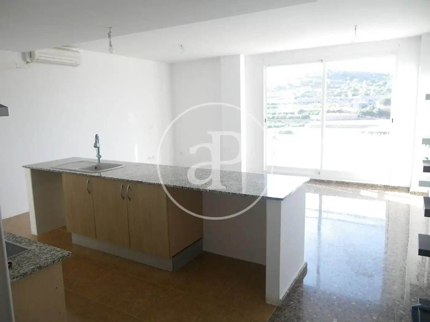 Appartement avec terrasse à louer à C. Marines