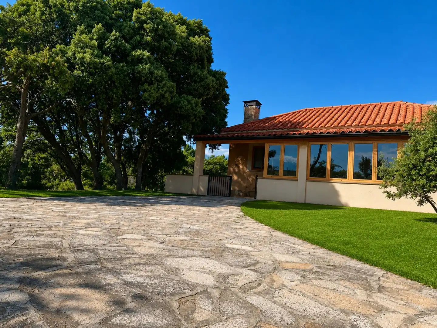 Vista exterior de Casa o xalet en venda en Valdemorillo amb Calefacció, Jardí privat i Terrassa