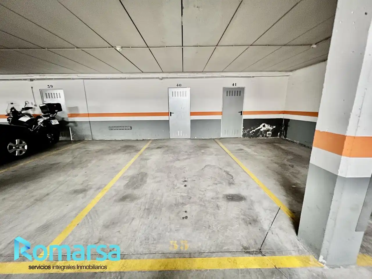 Parking of Flat for rent in Ávila  with Heating, Furnished and Community pool