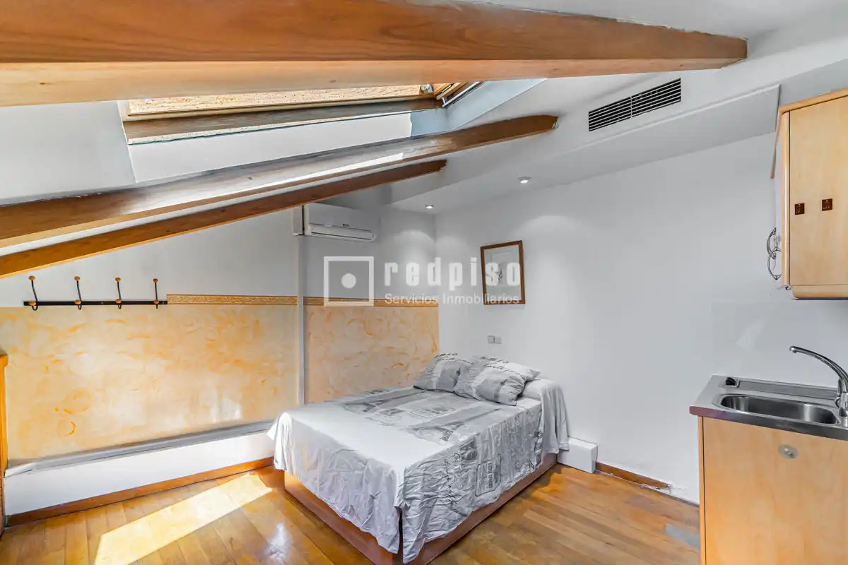 Bedroom of Study for rent in Madrid  with Air Conditioner, Parquet flooring and Terrace
