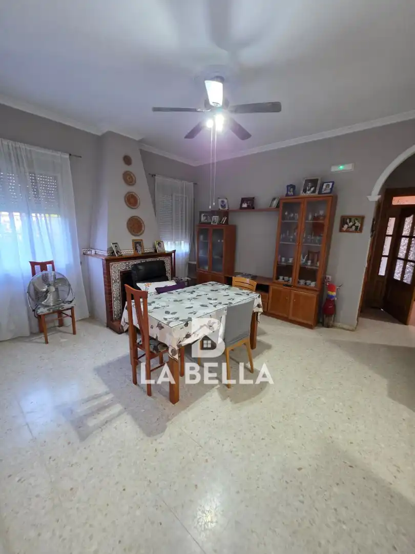 Casa o xalet en venda en Coria del Río amb Aire condicionat, Jardí privat i Traster