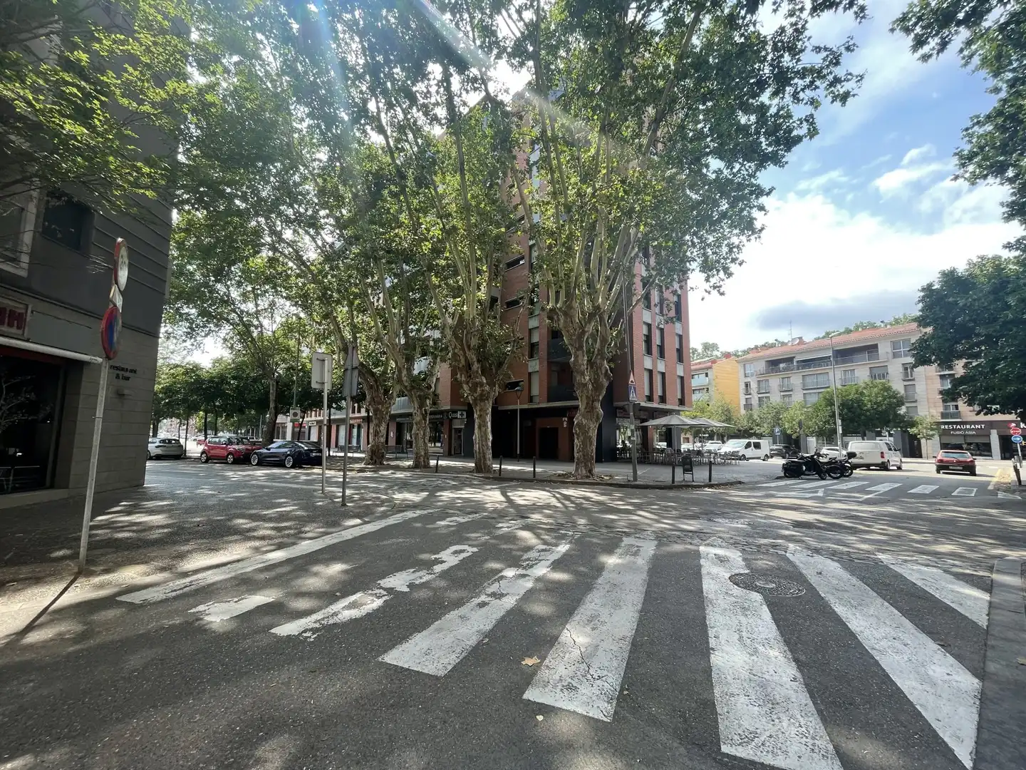 Außenansicht von Garage zum Verkauf in Girona
