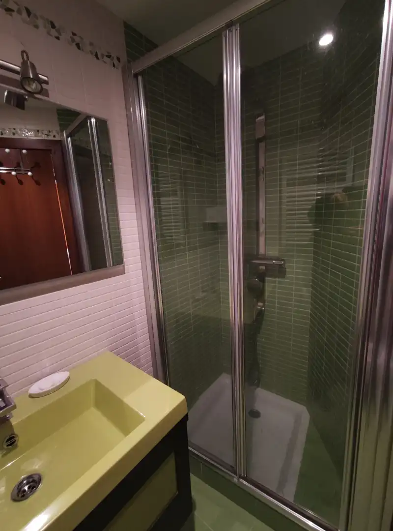 Baño de Piso de alquiler en Ourense Capital  con Calefacción, Amueblado y Lavadora