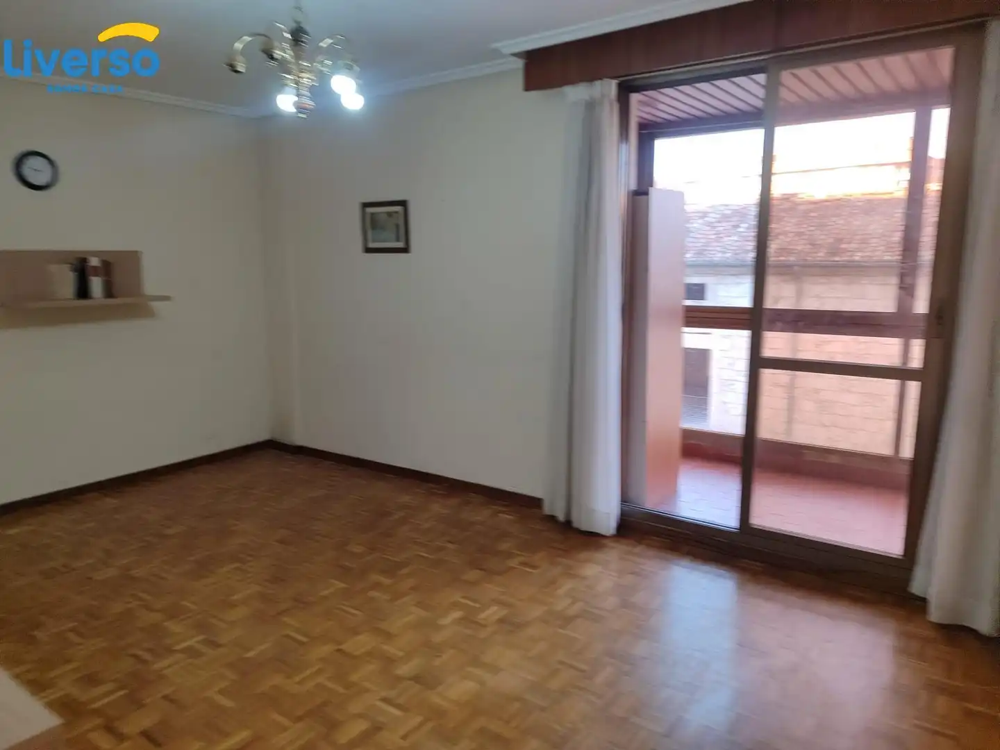 Sala d'estar de Pis en venda en Burgos amb Calefacció, Terrassa i Traster