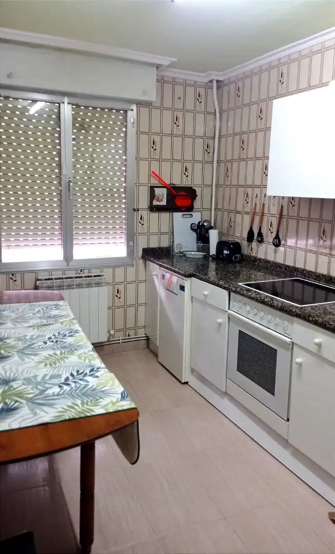 Casa amb terrassa en venda a Fuenmayor, imagen 3