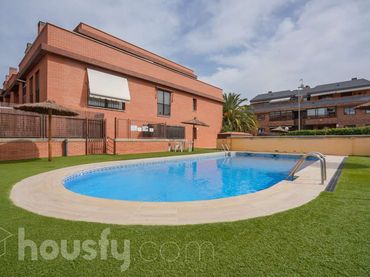 Pis amb piscina en venda a Calle Ciudadela .