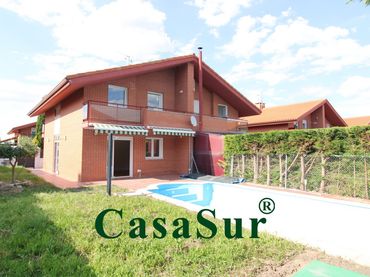 Xalet amb piscina en venda a Renedo de Esgueva