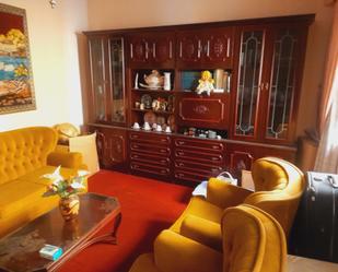 Sala d'estar de Casa o xalet en venda en Zamora Capital  amb Jardí privat