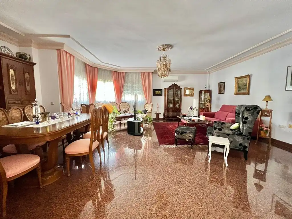Chalet en venta en Centro ciudad, imagen 2