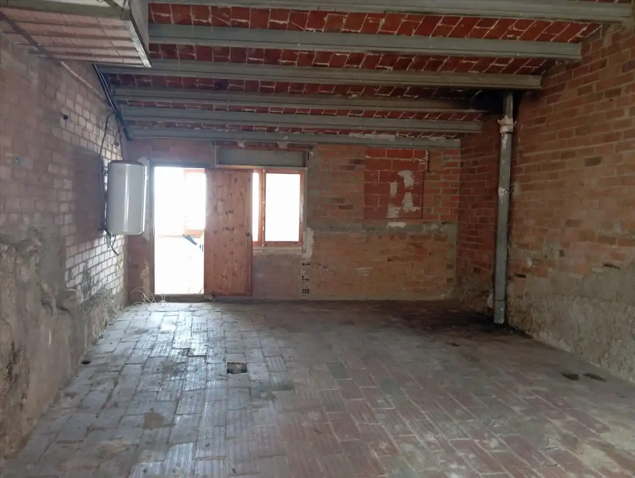 Casa adosada en venda a Miralcamp