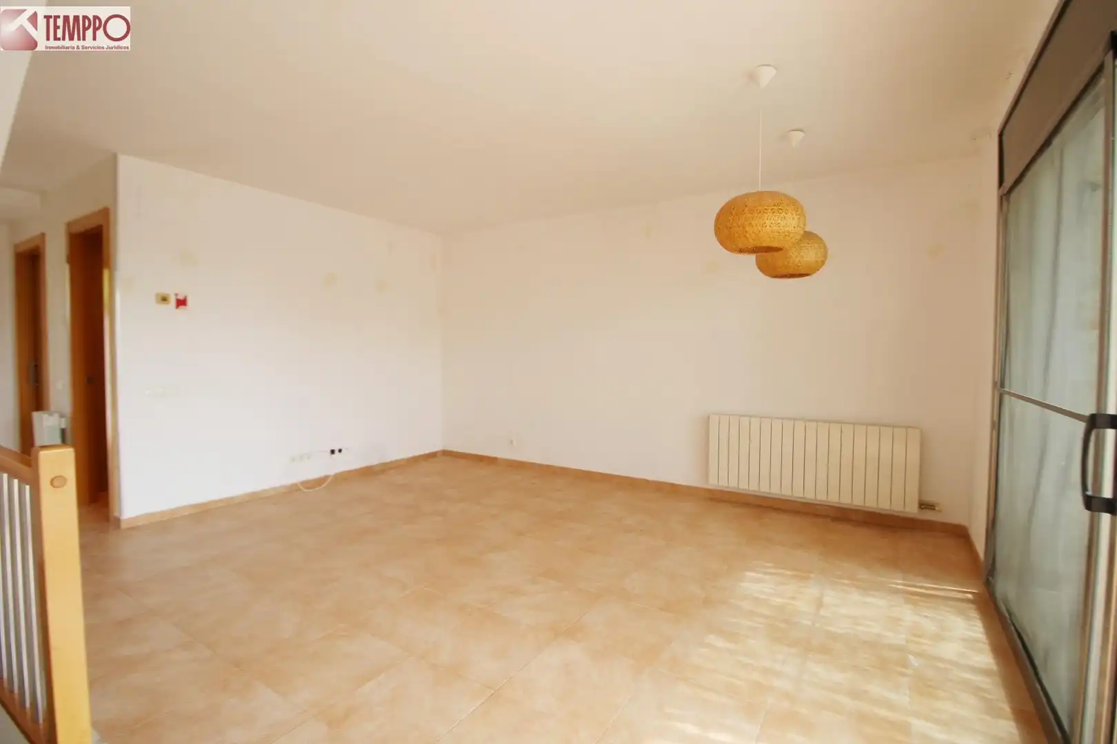 Sala d'estar de Casa adosada en venda en Sant Jaume dels Domenys amb Calefacció, Jardí privat i Terrassa