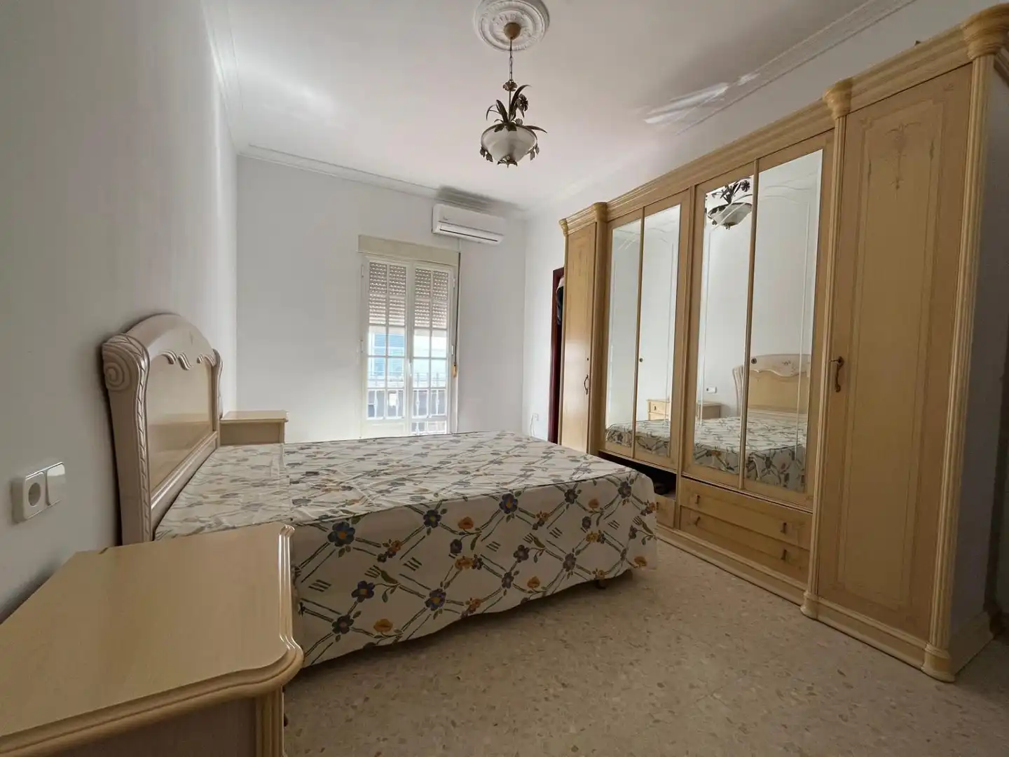 Dormitori de Casa o xalet en venda en Los Palacios y Villafranca amb Terrassa