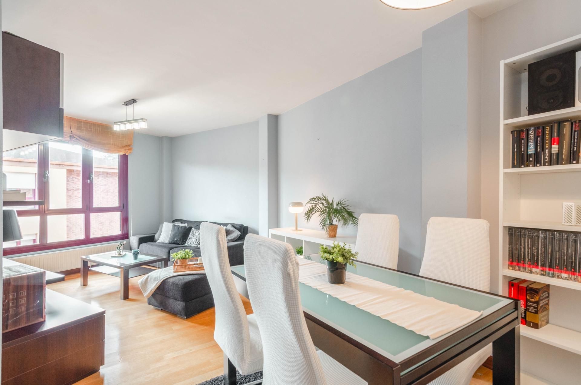 Living room of Flat for sale in Oviedo   with Heating, Terrace and Balcony