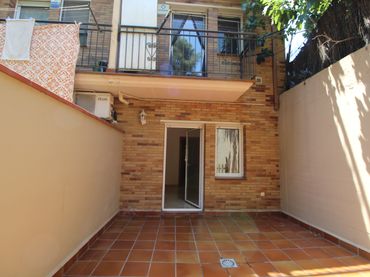 Adossat amb balcó en venda a Ca n'Oriol