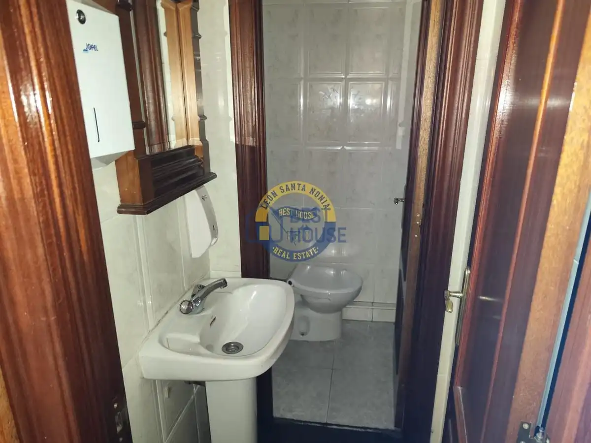 Business premises for sale in Casco Antiguo, imagen 16