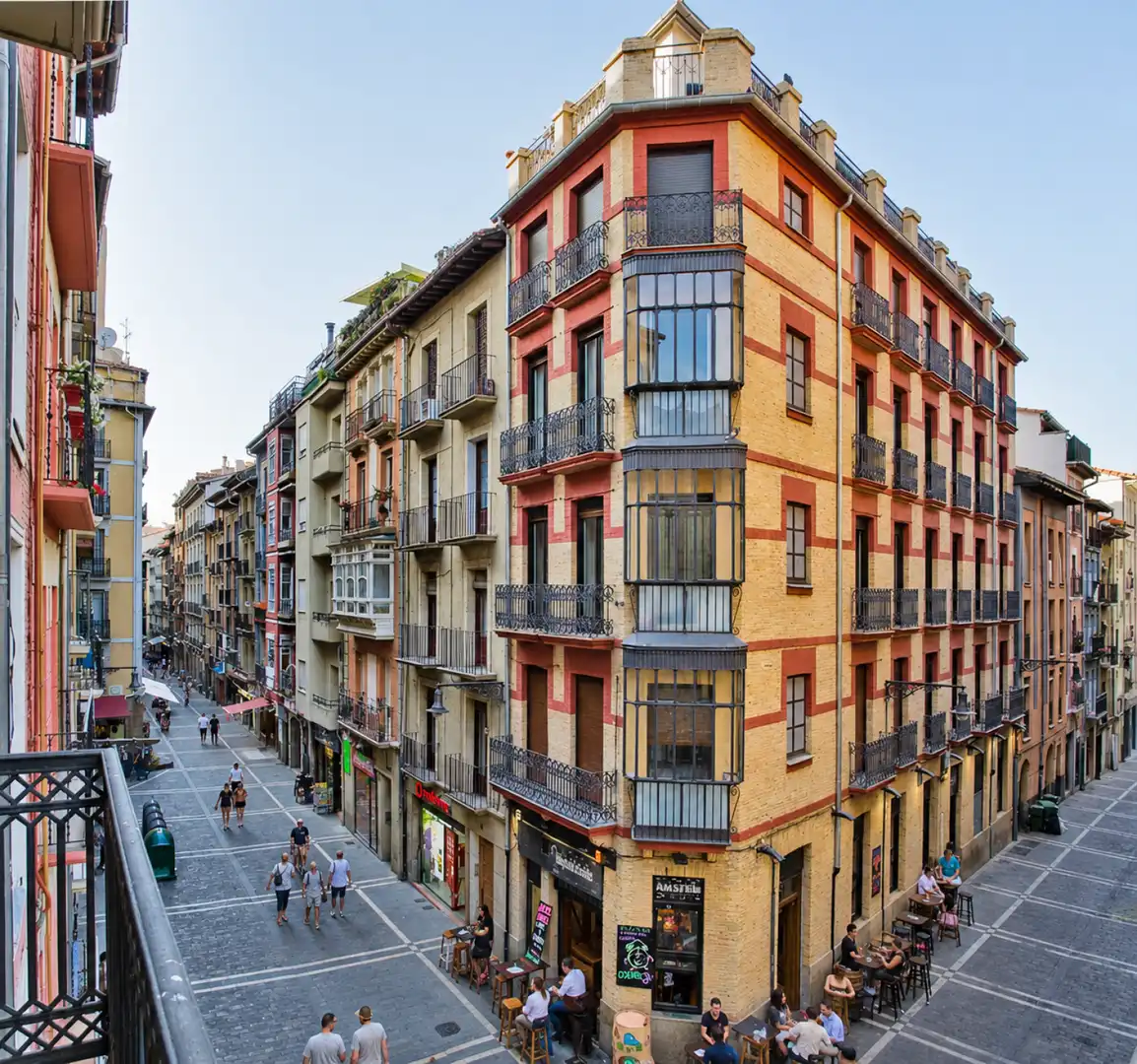 Vista exterior de Ático en venta en  Pamplona / Iruña con Aire acondicionado, Calefacción y Parquet