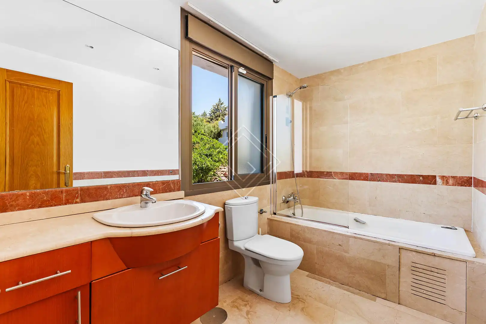 Chalet con piscina en venta en Milla de Oro, imagen 18