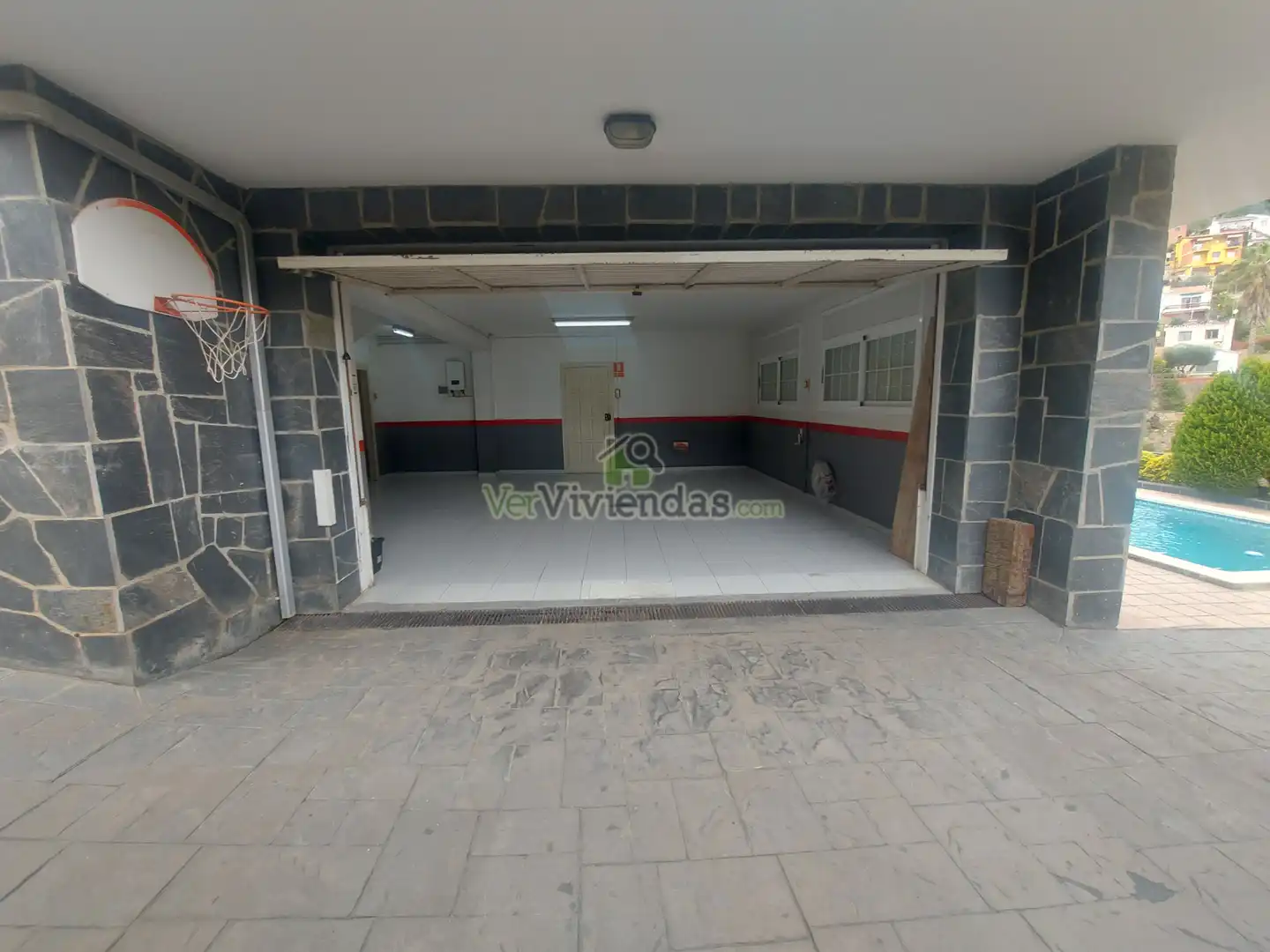Parking de Casa o chalet en venta en Vallirana con Calefacción, Jardín privado y Terraza