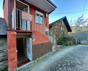 Vista exterior de Finca rústica en venda en Ponferrada amb Calefacció, Jardí privat i Balcó