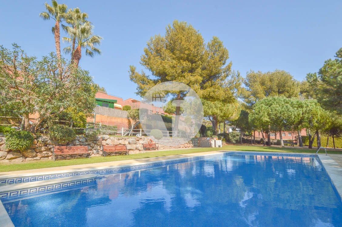 Piscina de Casa adosada en venda en Castelldefels amb Aire condicionat, Calefacció i Terrassa