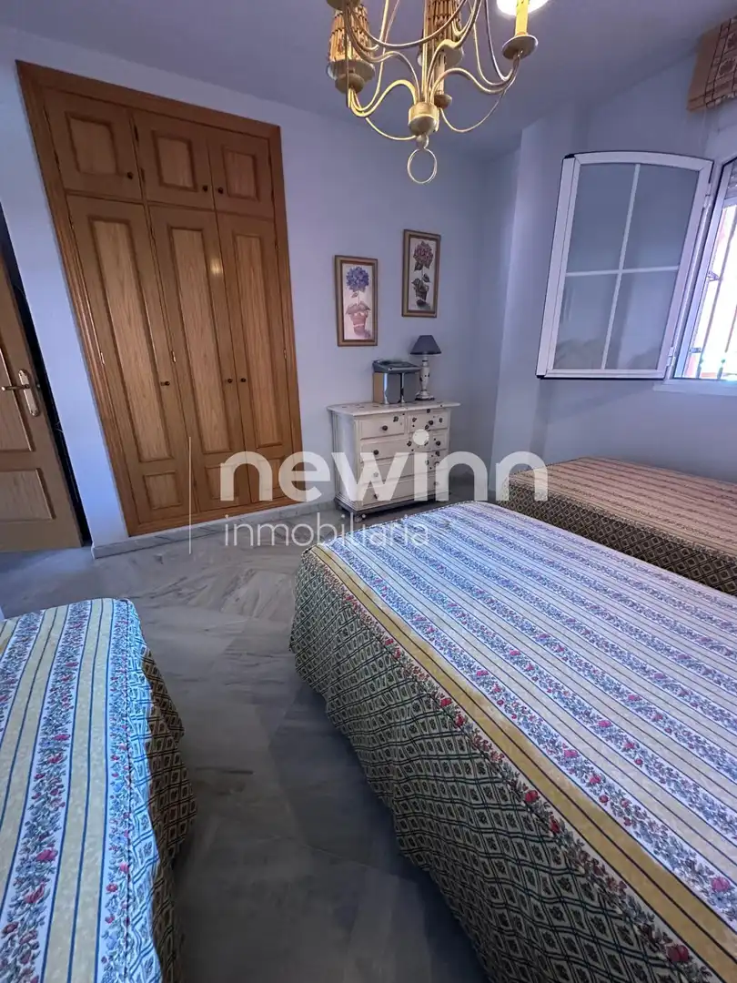 Schlafzimmer von Wohnung zum Verkauf in Marbella mit Klimaanlage, Heizung und Privatgarten
