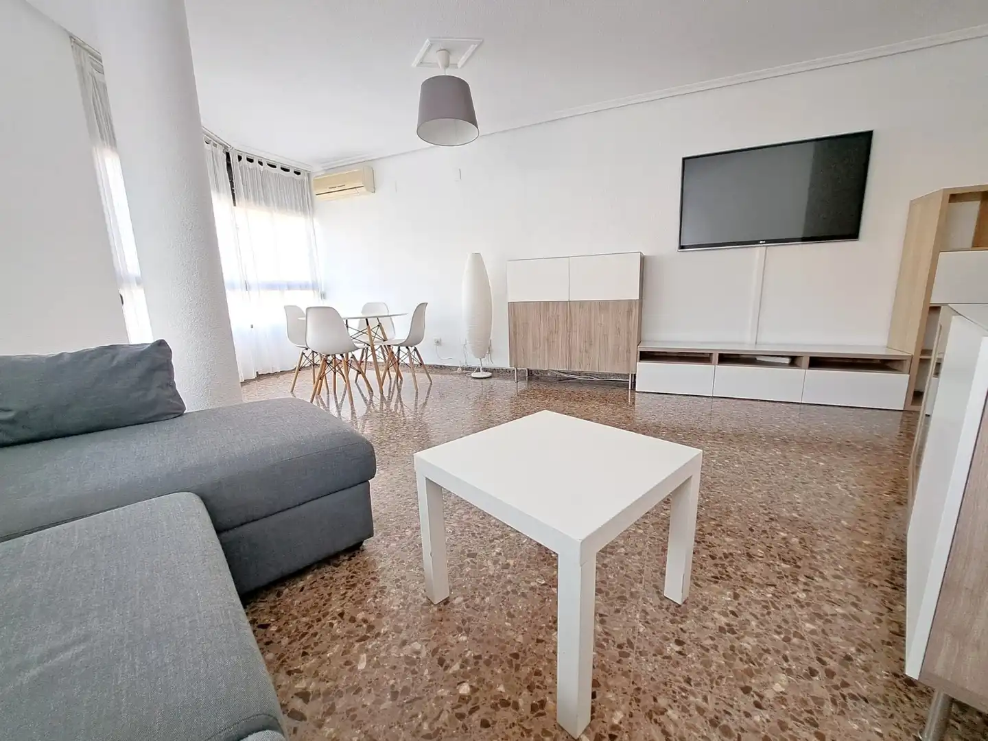Living room of Flat for sale in Torrent  with Air Conditioner, Heating and Furnished